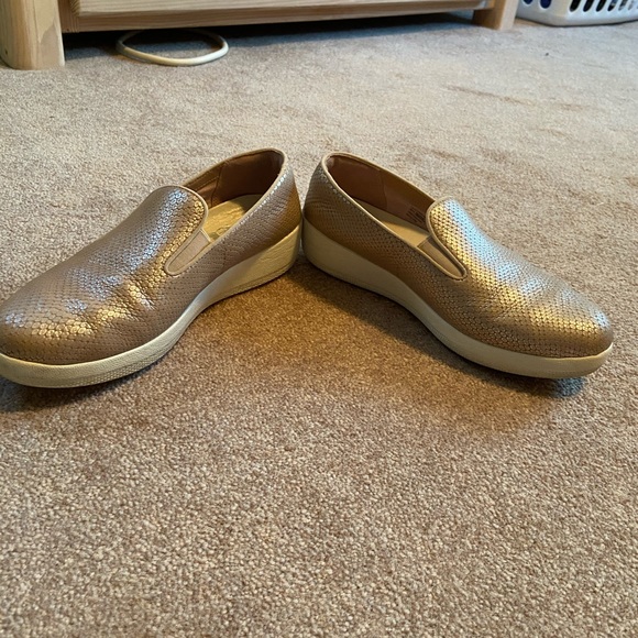 Pink Metallic Slip On Fit Flops - Picture 4 of 6